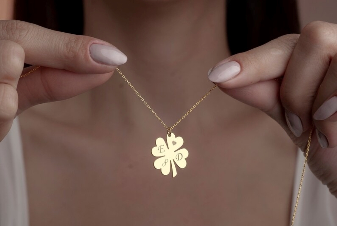 Navan 925 Ayar Gümüş Dört Yapraklı Yonca Kişiye Özel Harf Kolyesi (Gold, Silver ve Rose)