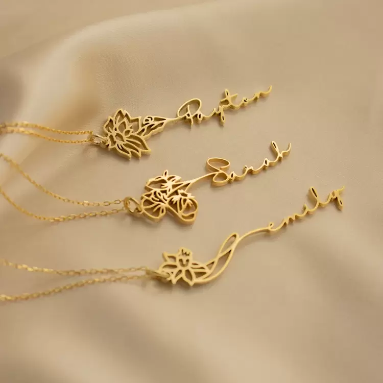 Flower Pendant Name Necklace | Altın, Gümüş Kaplama | Özel Tasarım | Kutulu Hediye