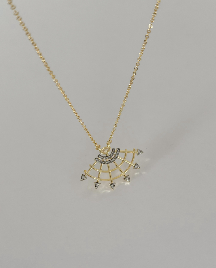 ✨ Ok Detaylı Taşlı Gold Kolye – 14K Altın Kaplama Çelik Kolye