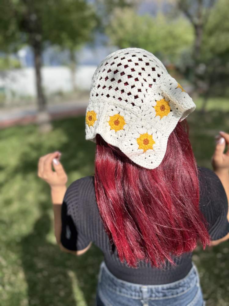 Örgü çiçekli bandana