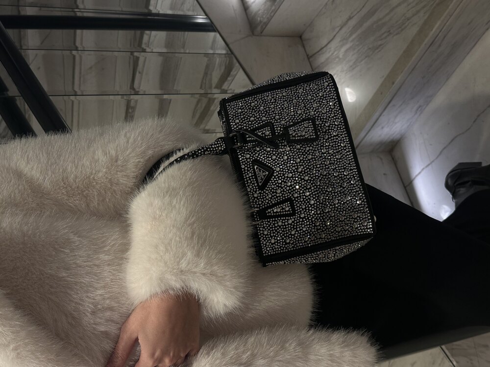 Prada taşlı çanta