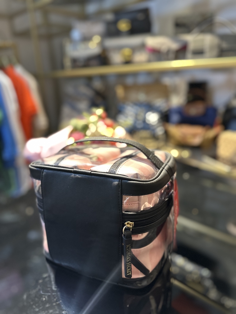 Victoria Secret makyaj çantası