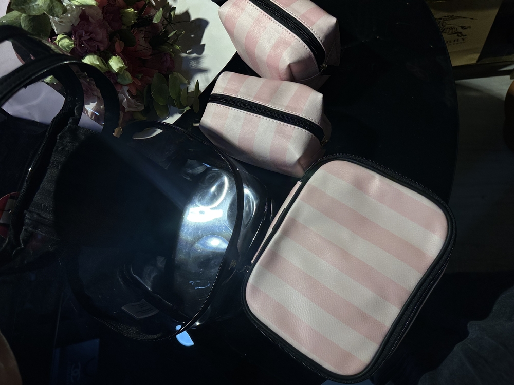 Victoria Secret makyaj çantası