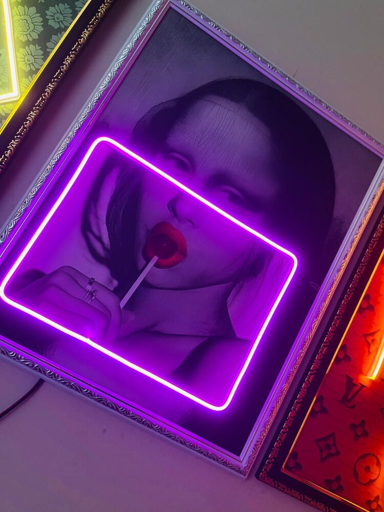 Neon Yazılı Glowart Tablo