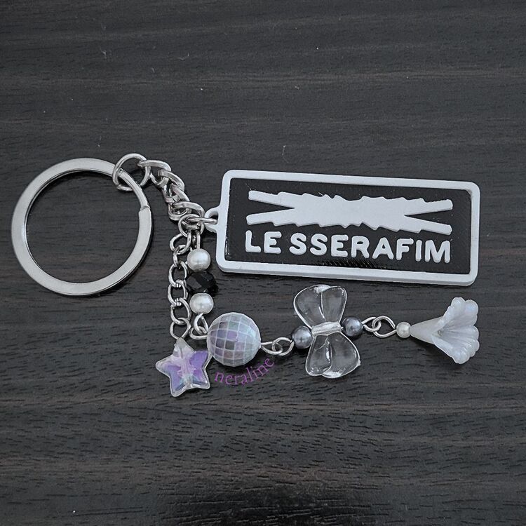 Le Sserafim Anahtarlık
