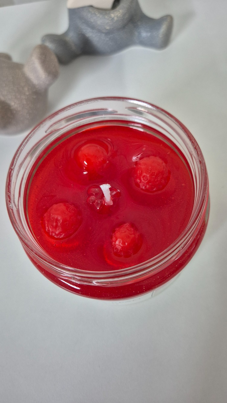 Ruby & Cream Strawberry