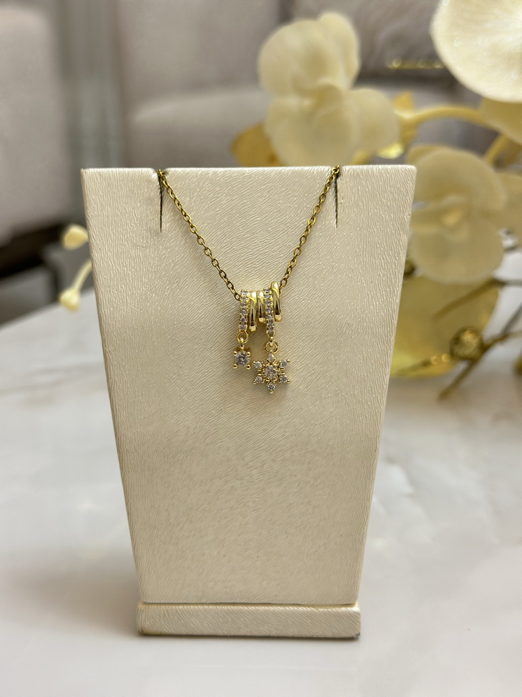 Zirkon TaŞlı Sallantılı Çiçek ModeL CHarm KoLye