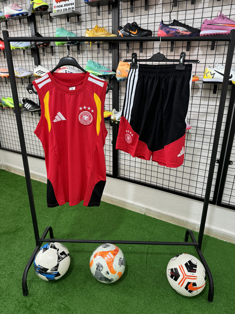 New Adidas Sıfır Kol Üst Alt Takım