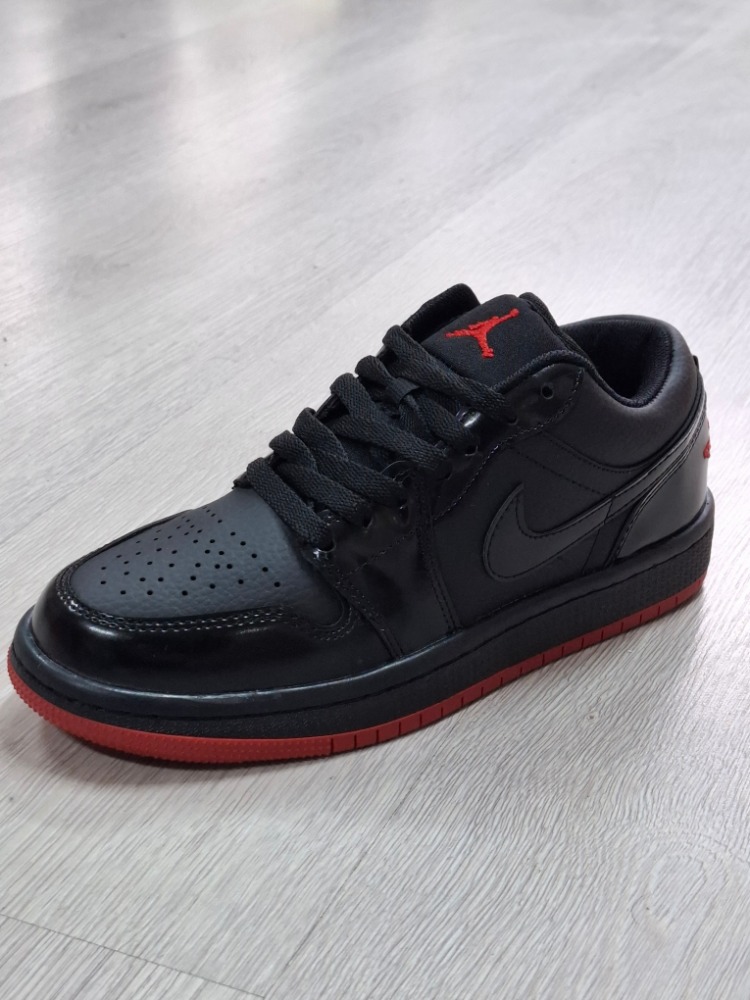 Nike Air Jordan 1 Low Siyah-Kırmızı