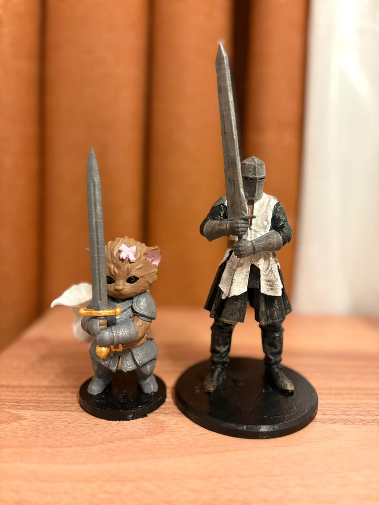 Şövalye ve Kedisi | El Boyaması 3D Baskı Figür
