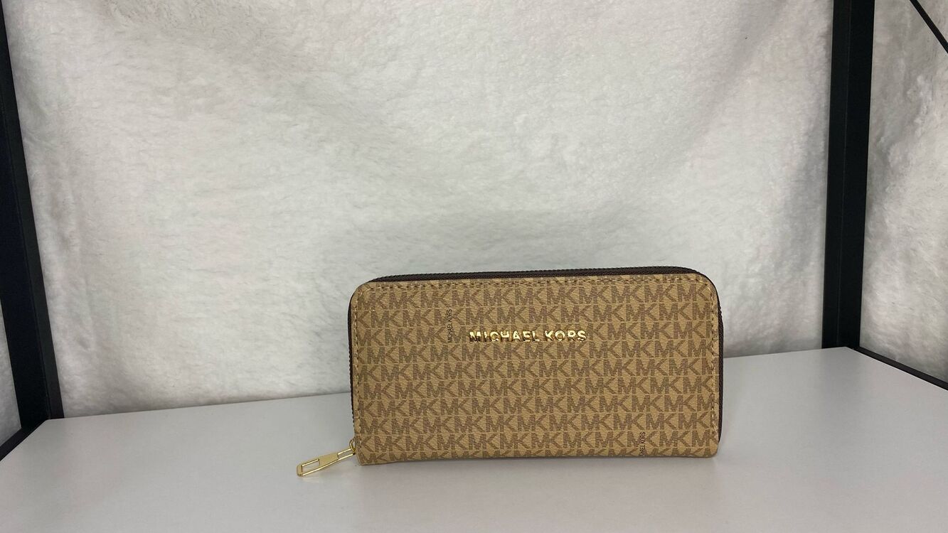 MICHAEL KORS BEJ RENK BÜYÜK BOY FERMUARLI CÜZDAN