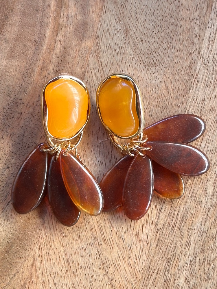 Amber Kehribar Tonlu Damla Taşlı Sallantılı Kadın Küpe
