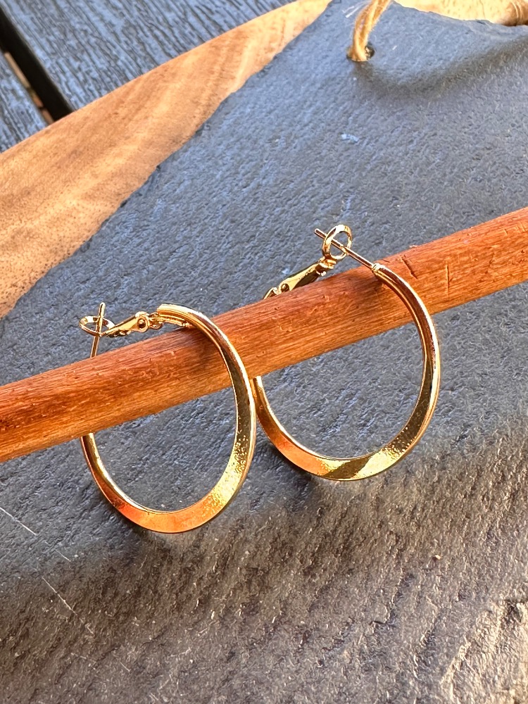 Gold Minimal Halka Küpe | Günlük Kullanım Kadın Küpe