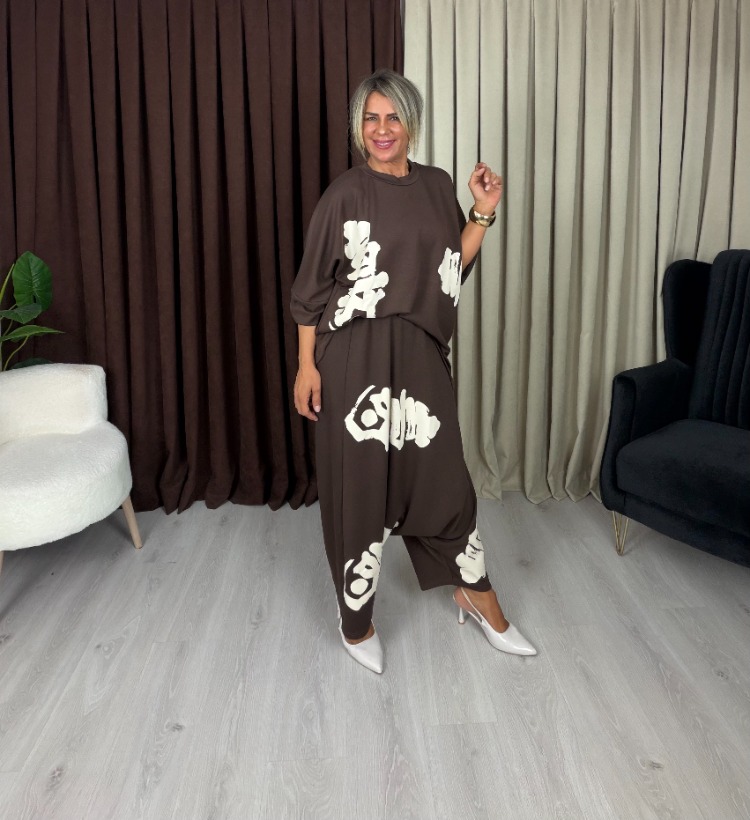 Stella Yazılı Şalvar Takım Kahve