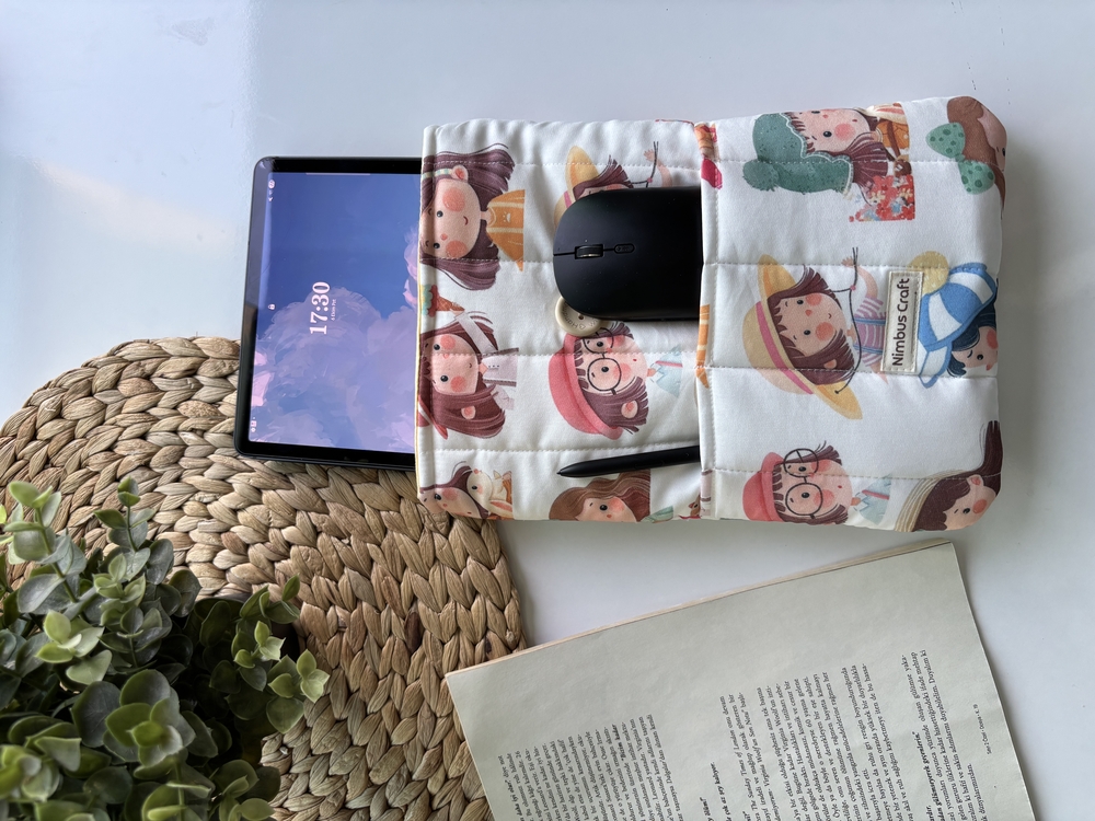 Cepli Tatlı Yüzler Kitap ve Tablet Çantası