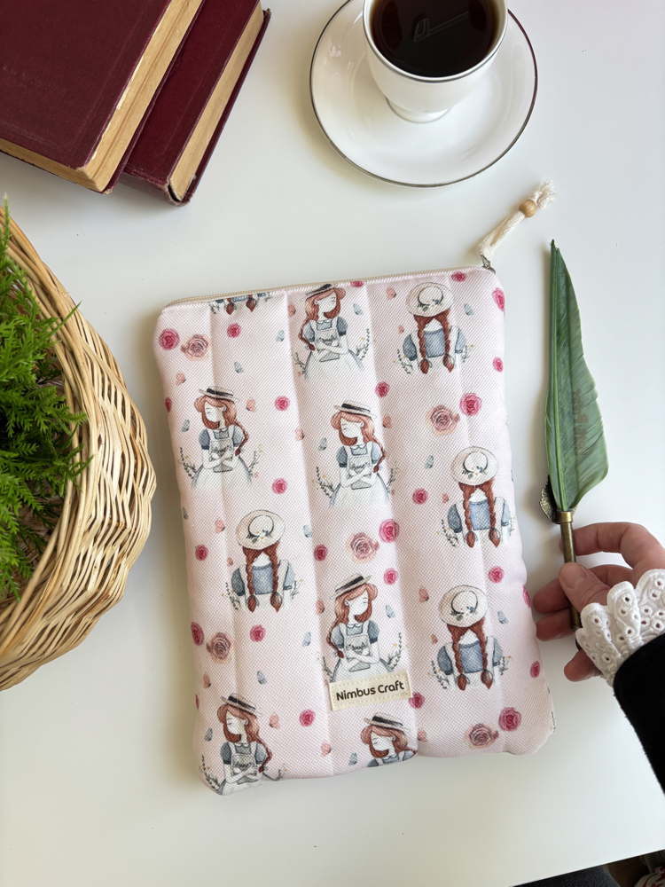 Yeşilin Kızı Kitap ve Tablet Çantası