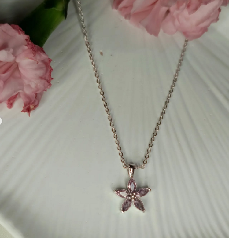 Lila Taş Detaylı Silver Kolye