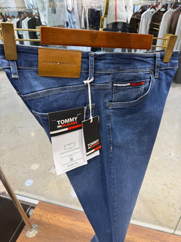 TOMMY HILFIGER Blue Denim Jean Straight
