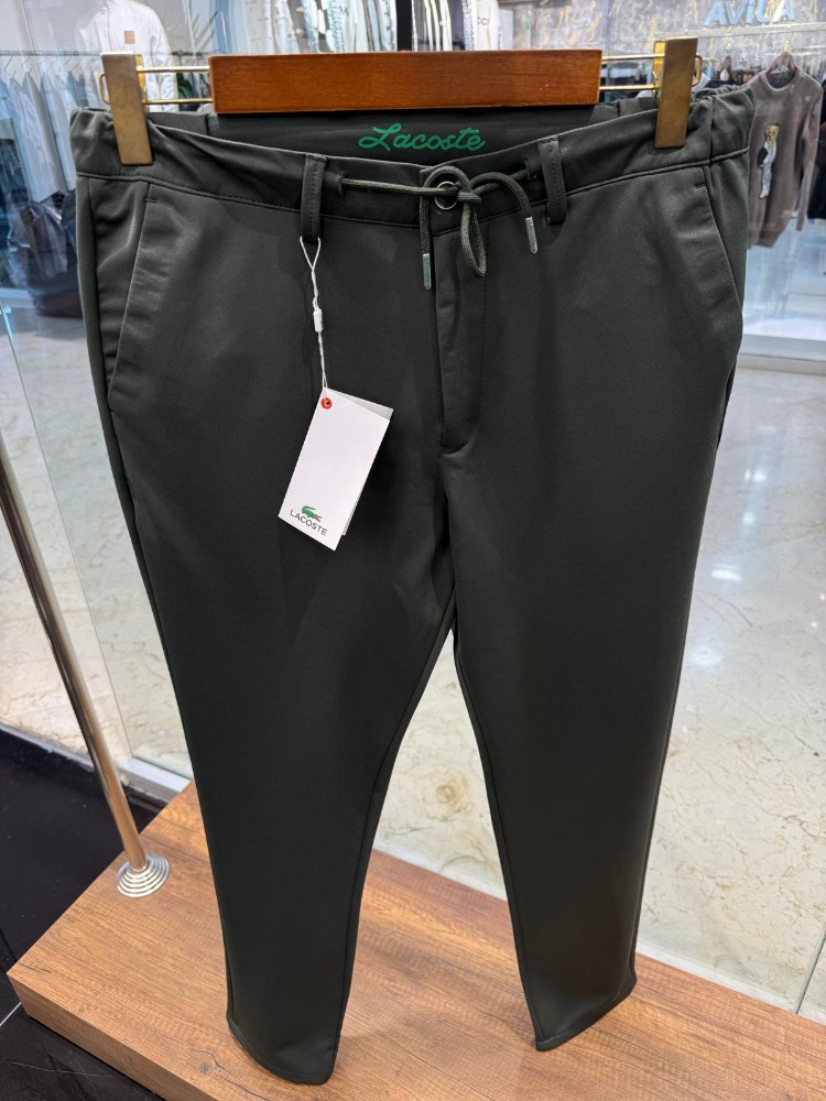 LACOSTE Green Jogger Straight Fit
