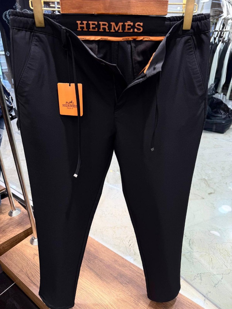 HERMES Black Jogger Straight Fit