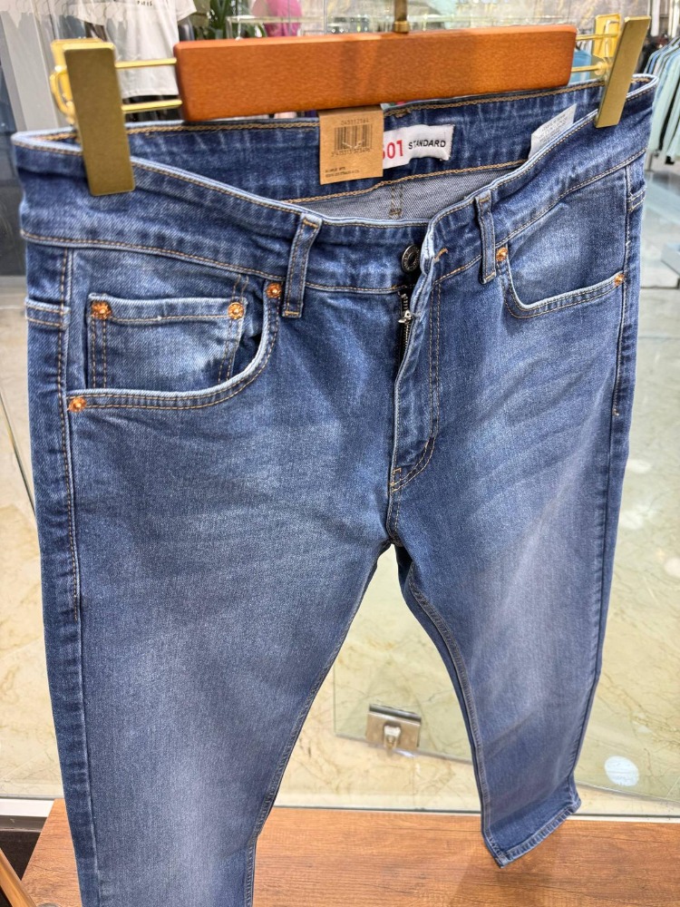 LEVIS 501 Denim Jean Straight