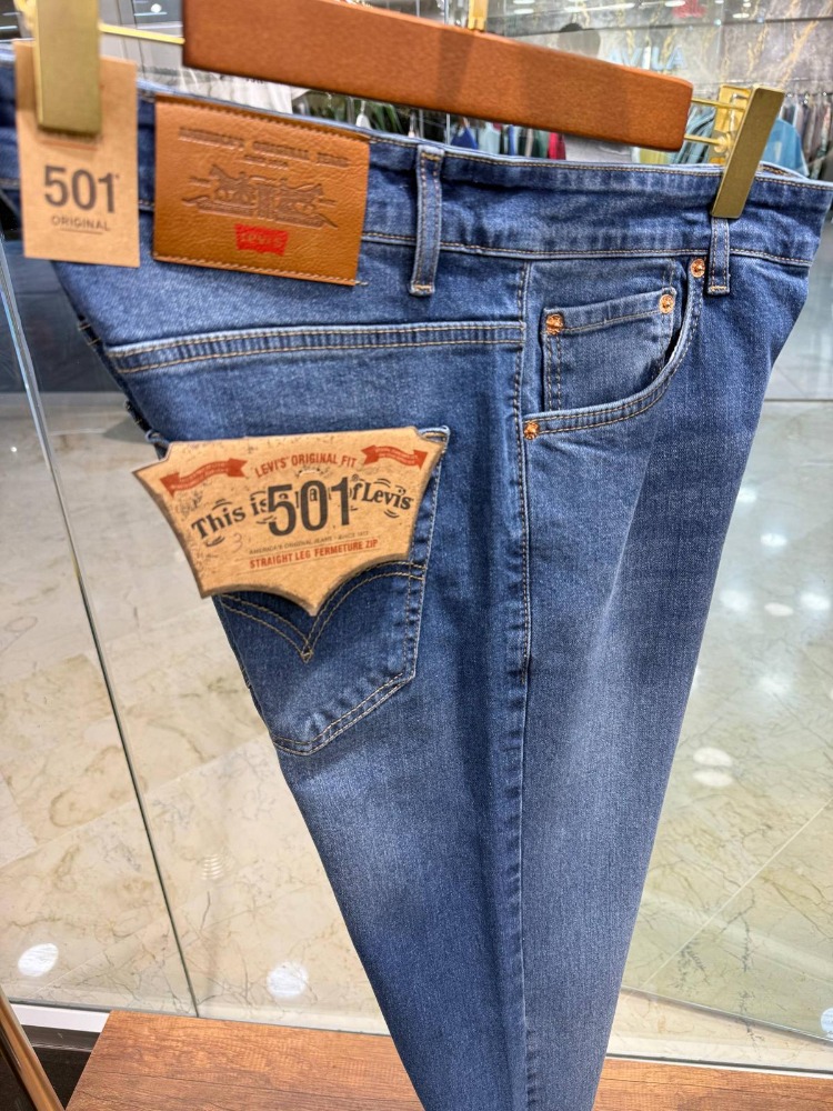 LEVIS 501 Denim Jean Straight