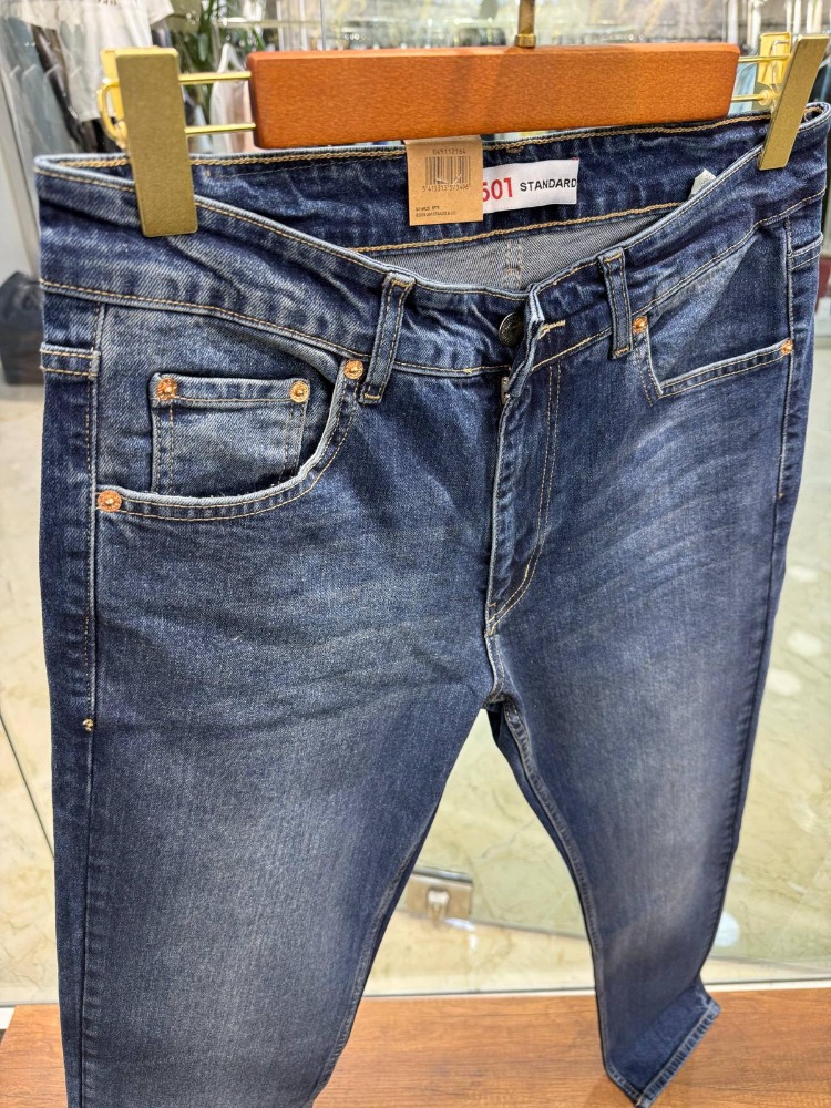 LEVIS 501 Denim Jean Straight