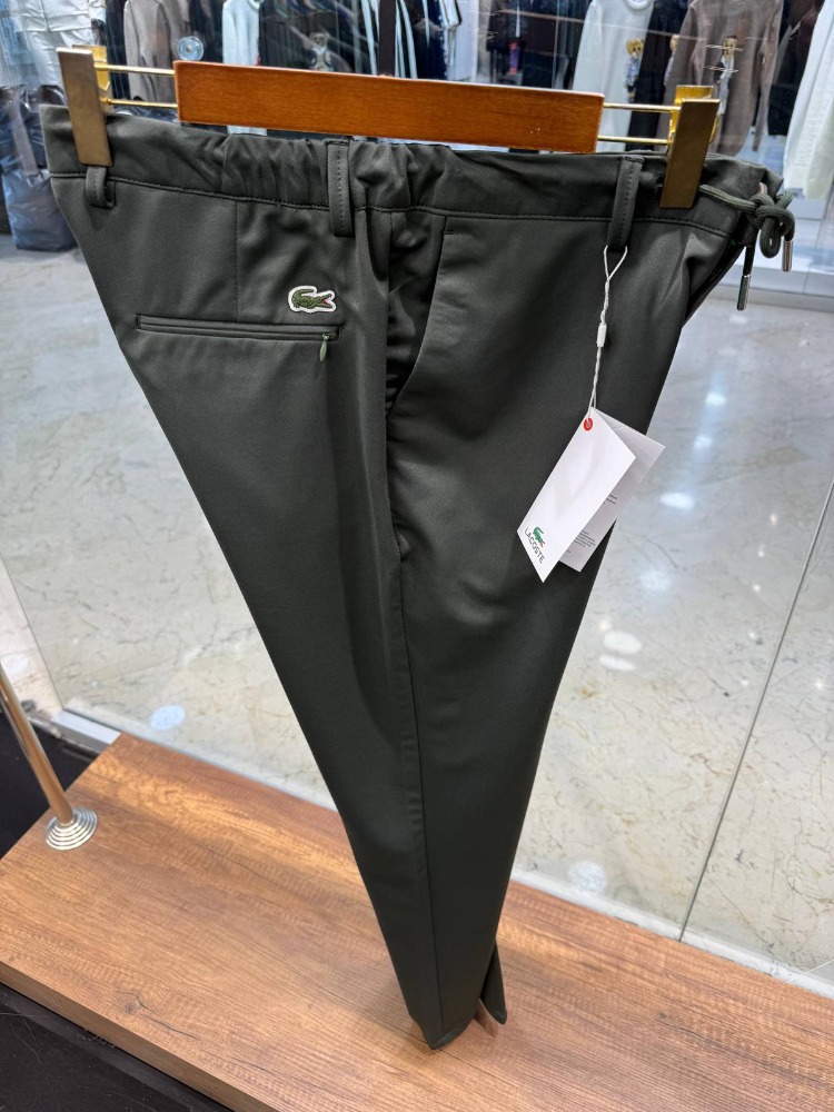 LACOSTE Green Jogger Straight Fit