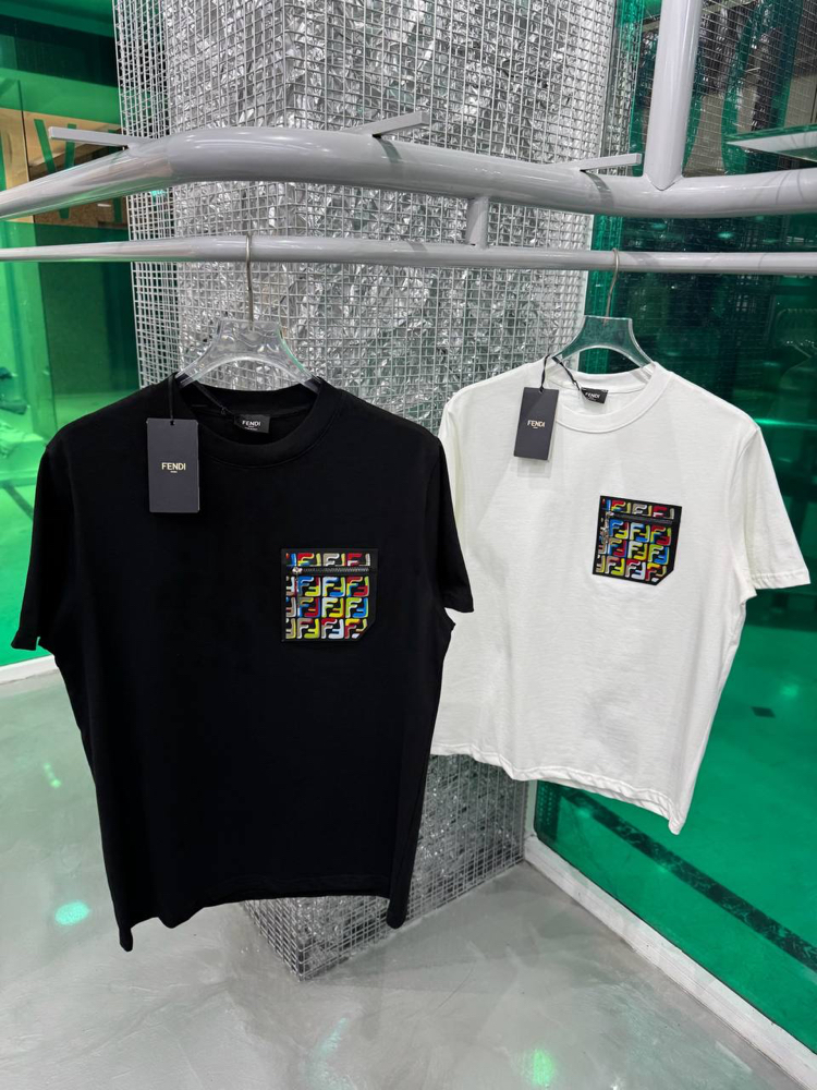 FENDİ Cepli Siyah Pamuklu T-Shirt