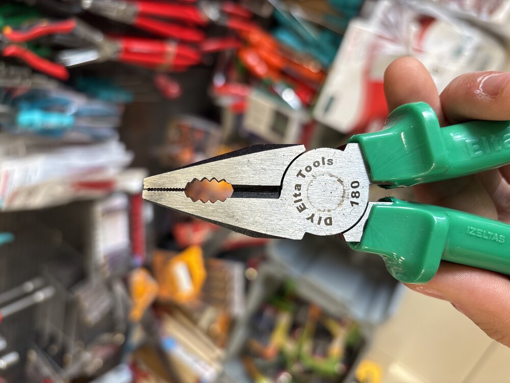 İzeltaş Elta 180 MM Pense
