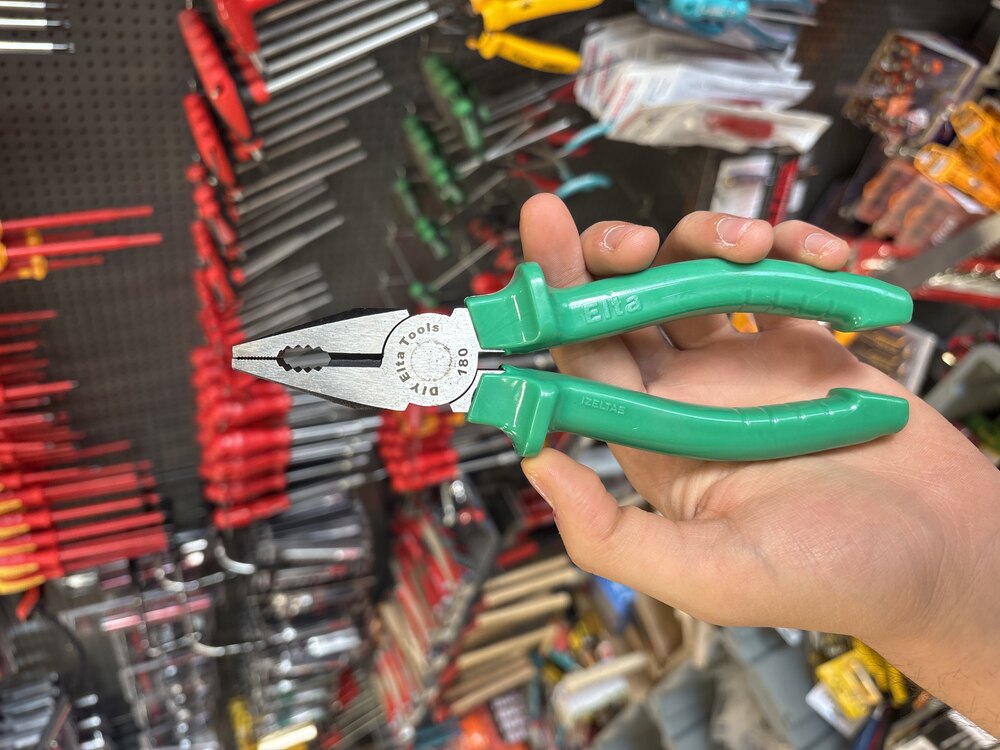 İzeltaş Elta 180 MM Pense