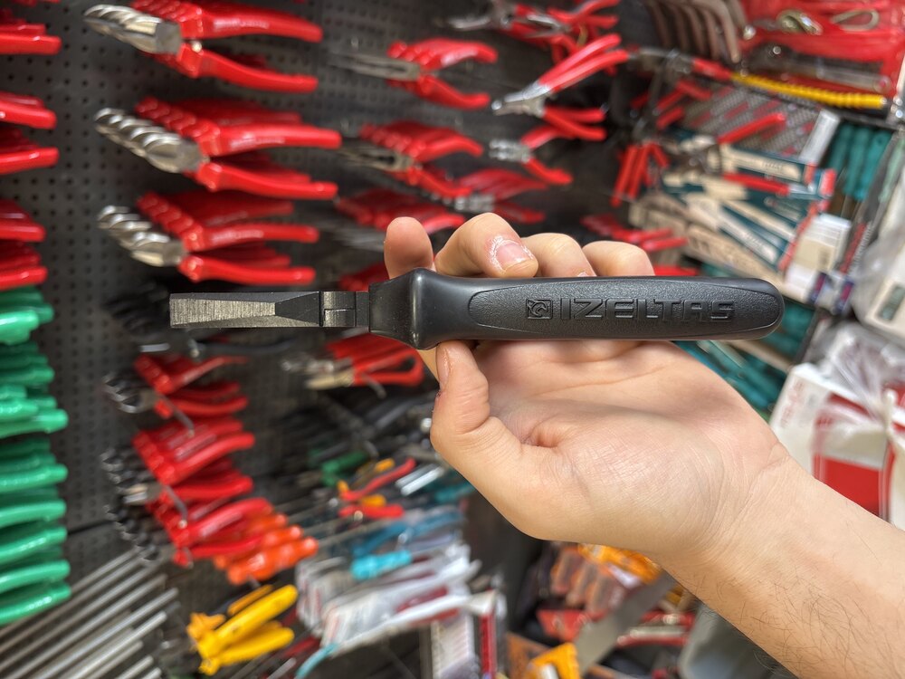 İzeltaş Özel Seri Black Line 180 MM Pense
