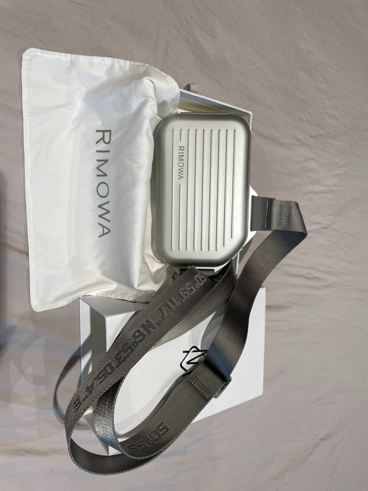 Rimowa Askılı Çanta