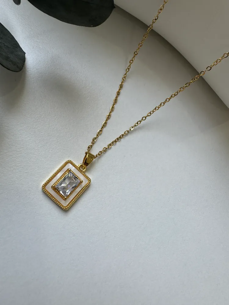 Çelik Gold Baget Taşlı Kolye