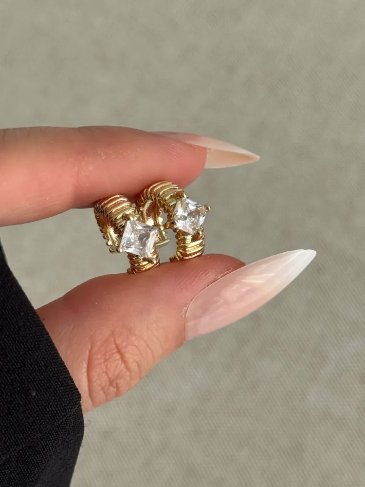 Taşlı Earcuff