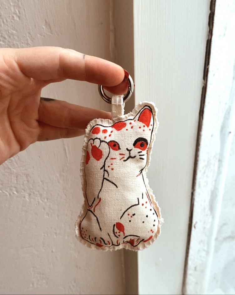 El Boyaması Cat Charm