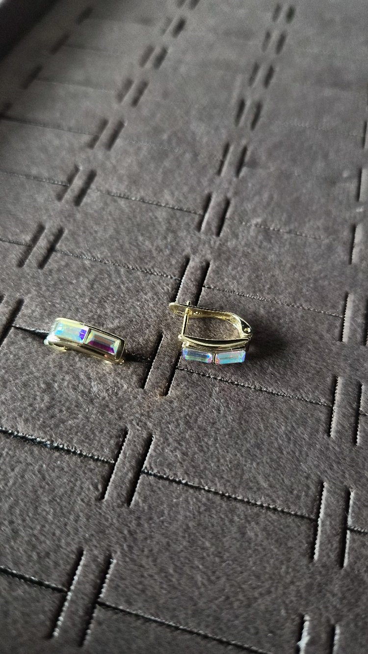 Swarovski Taşlı Minimal Küpe