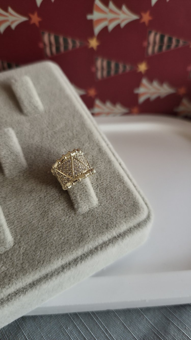 Earcuff