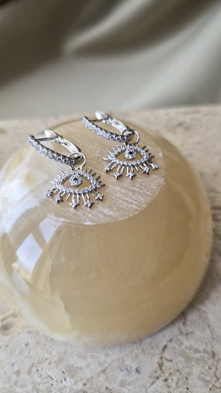 Zirkon Taşlı Göz Detaylı Silver Küpe