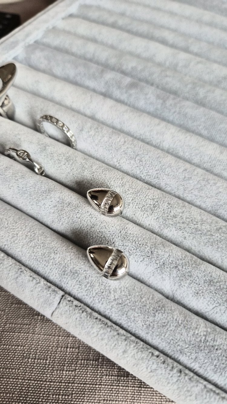 Silver Minimal Taş Detaylı Küpe