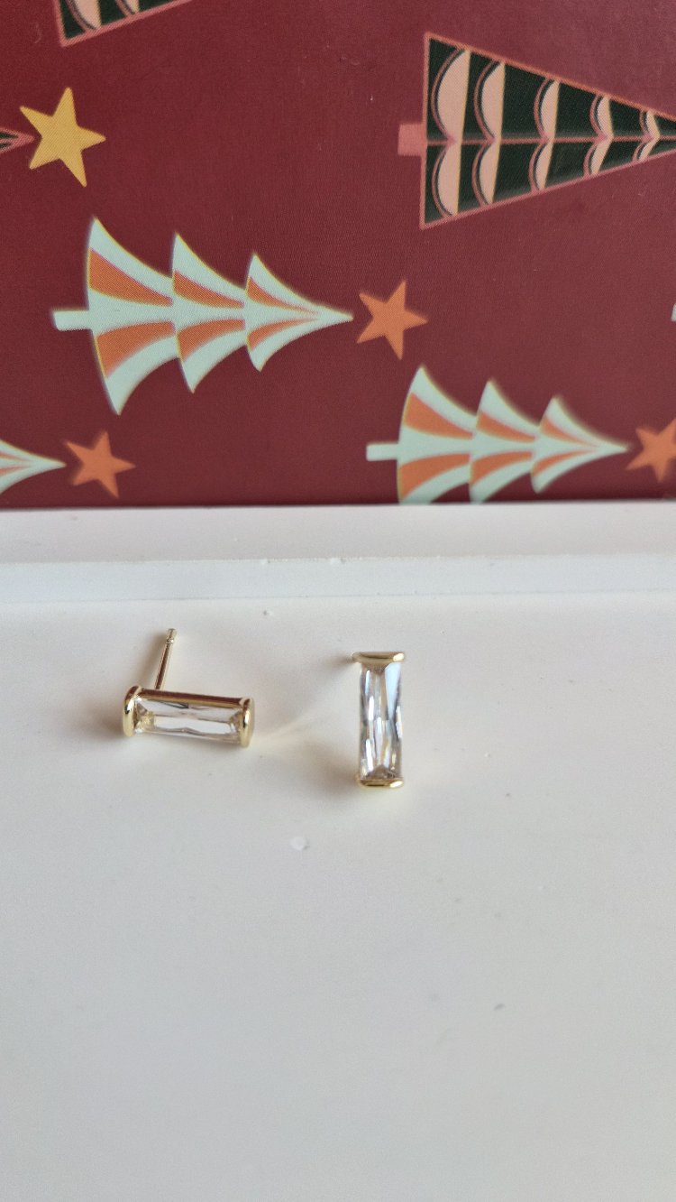 VIP 14K Minik Taşlı Küpe