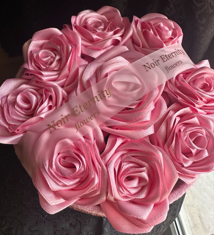 Pembe Kadife Kutuda Taş Kaplama 9’lu Pembe Gül | Özel Tasarım Hediye