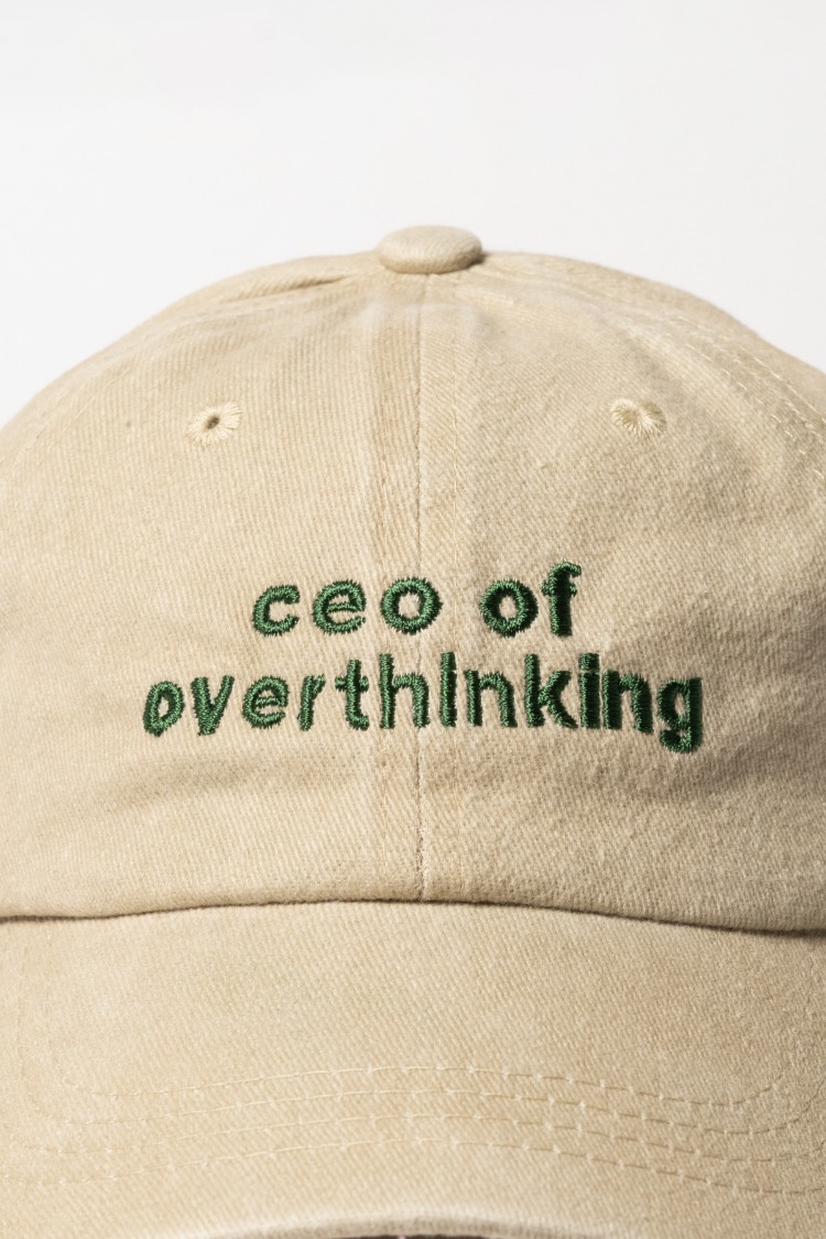 Yazı Nakışlı Şapka Pamuk Kumaşlı ve Ceo of Overthinking Sloganlı Şapka