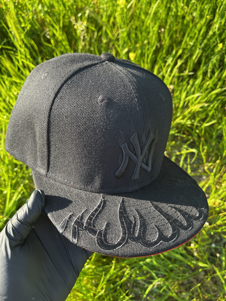 New York Yankees Black Fire Fitted Cap