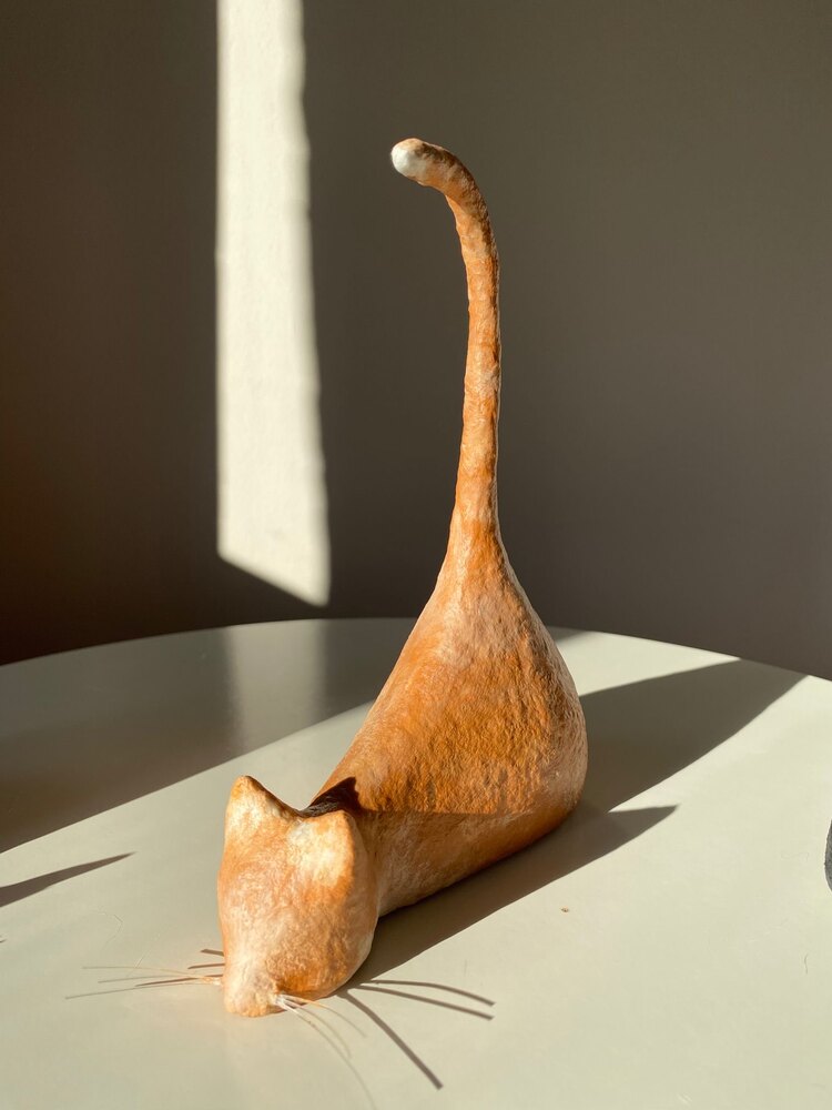 Paper mache kedi