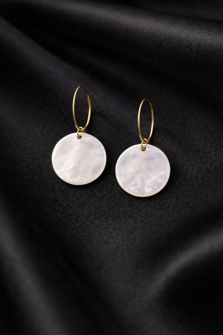 Lumière Pearl Hoops