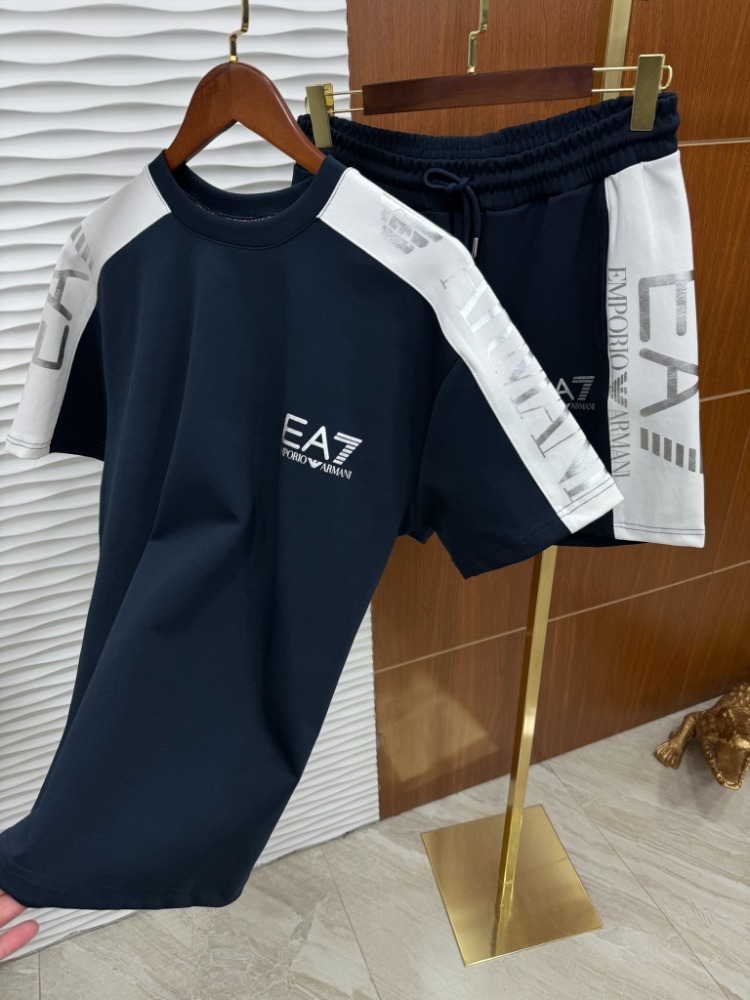 EA7 Yazlık Omuz Detaylı Lacivert Takım