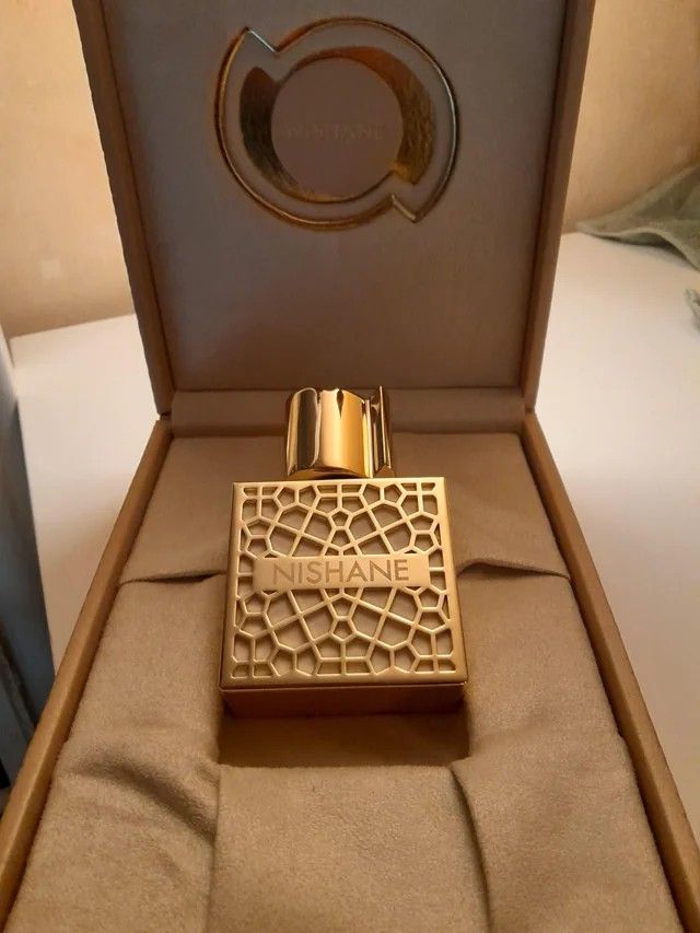 nishane hacivat oud 10 ml 