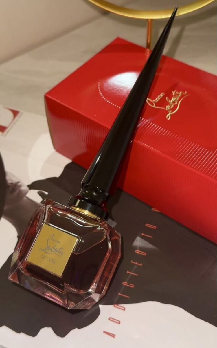 christian louboutin fetiche le cuir 10 ml 