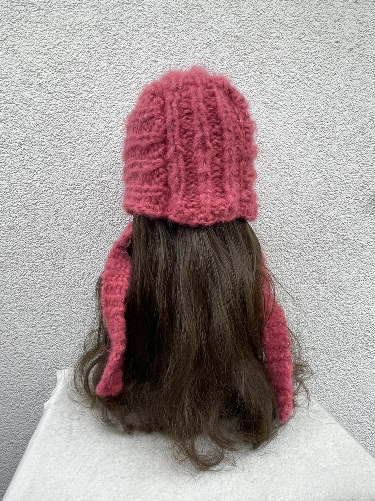 spiked bonnet